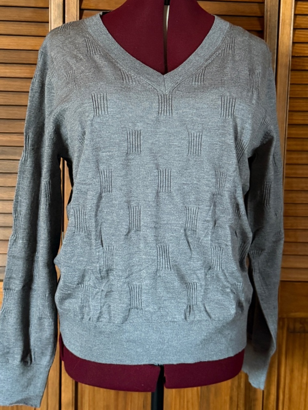 Gray Knit V-Neck Lightweight Sweater Size XL New